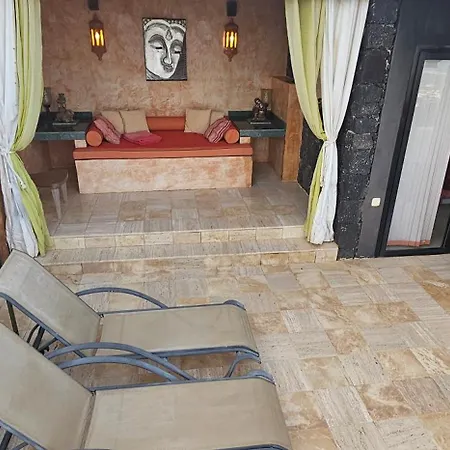 La Ranita Uno Parnas Apartment *