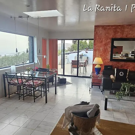 La Ranita Uno Parnas * La Asomada (Lanzarote)